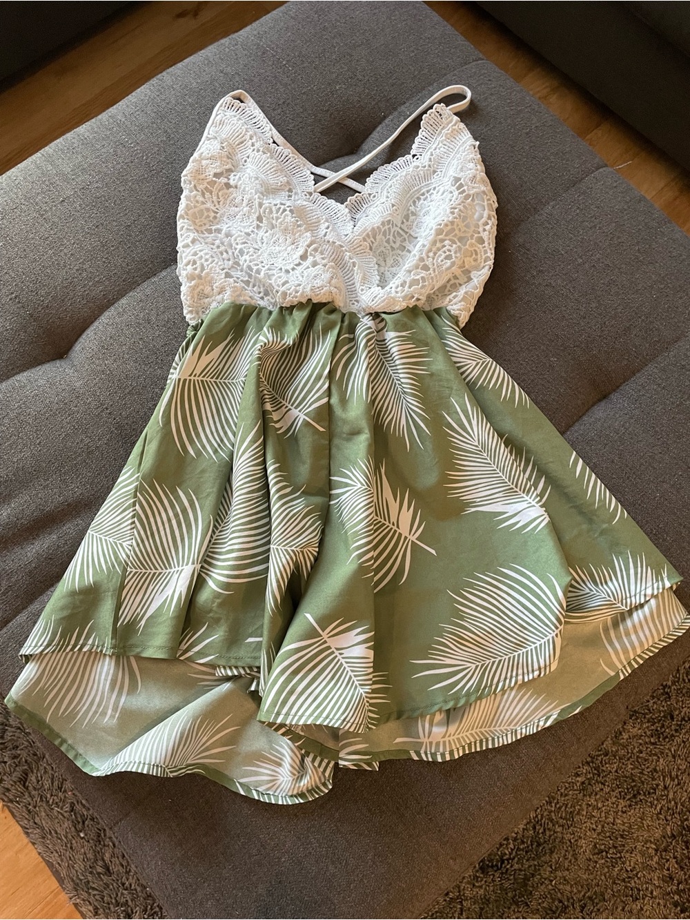 SHEIN White Lace Bodice Green Palm-Print Casual Shorts